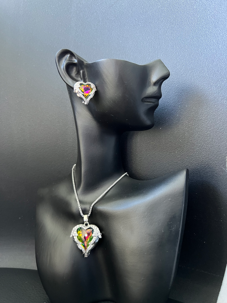  1 paire de Boucle d’oreille + 1 collier Cœur aile d’ange 💚🖤❤️💙